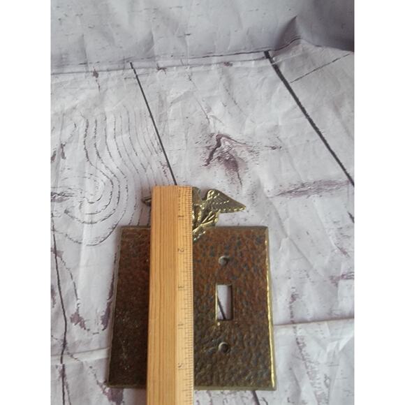 Vintage Patriotic Eagle Hammered Metal Double Light Switch Plate Cover Brass? - Picture 6 of 9